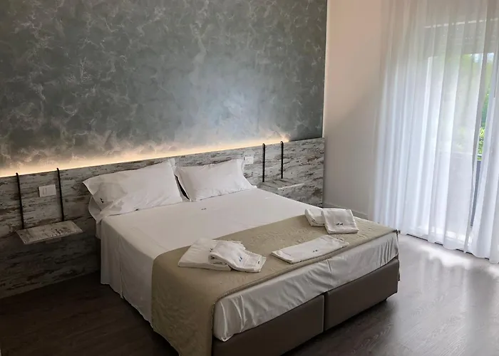 לינה וארוחת בוקר Alloggi Al Melograno